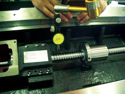 數控加工中心（xīn）滾柱絲杆檢（jiǎn）測（cè）