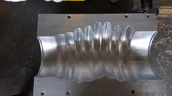 線規加工中心加（jiā）工案例（lì）